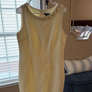 Tahari Ivory Shimmery Shift Dress size 10